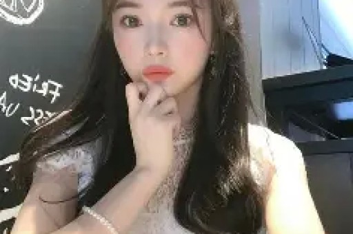 最近抖音火爆的网红被扒黑历史小编觉得抖音还是需要些正能量的东西