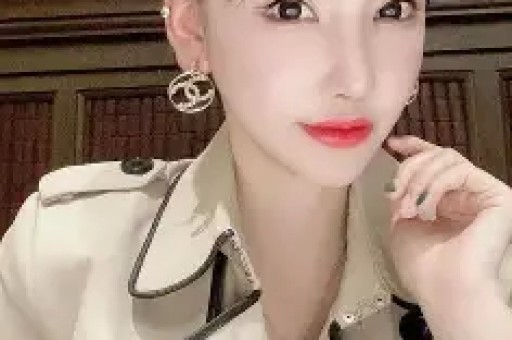《我不是大师》和《黑岛监狱》各看4集一部已弃剧一部狂追
